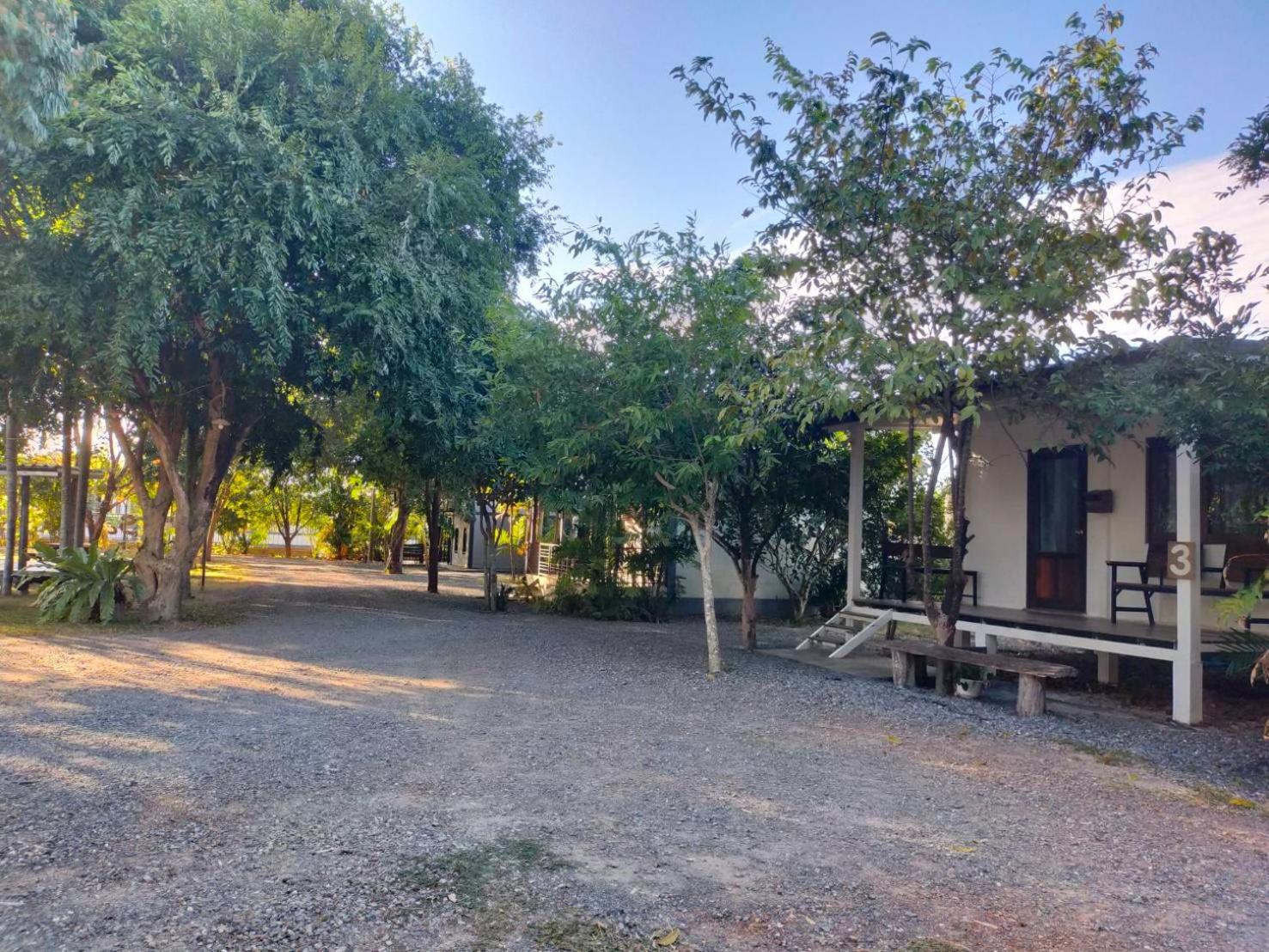 Ban Mong Muang Sangkaset Resort מראה חיצוני תמונה
