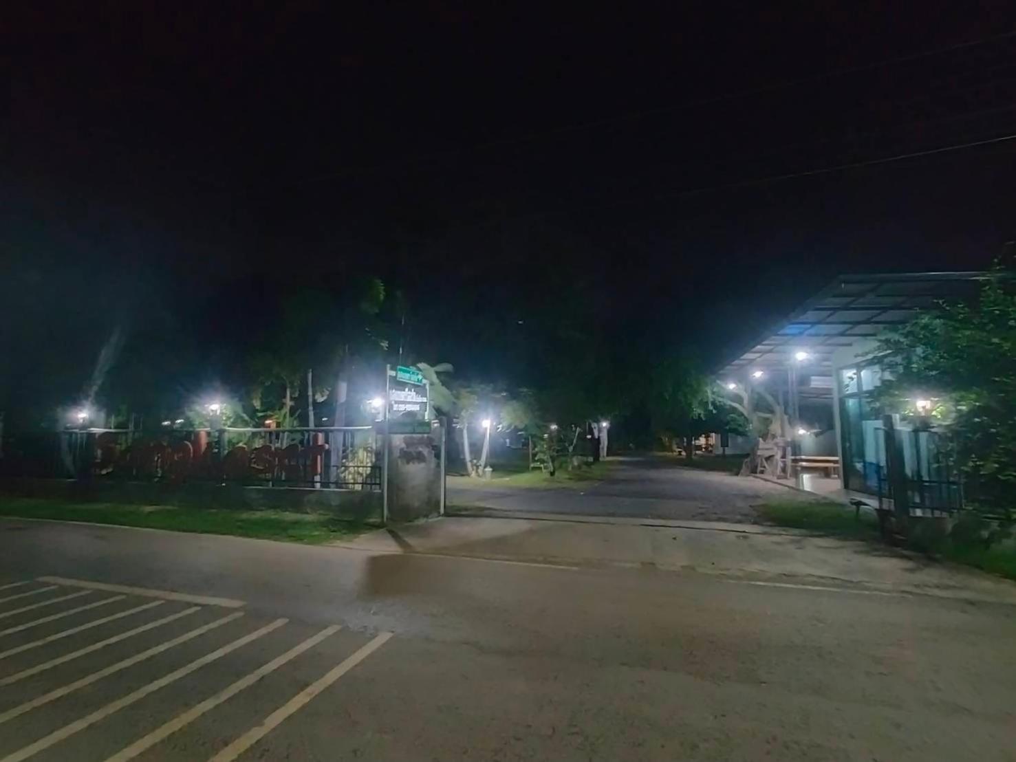 Ban Mong Muang Sangkaset Resort מראה חיצוני תמונה