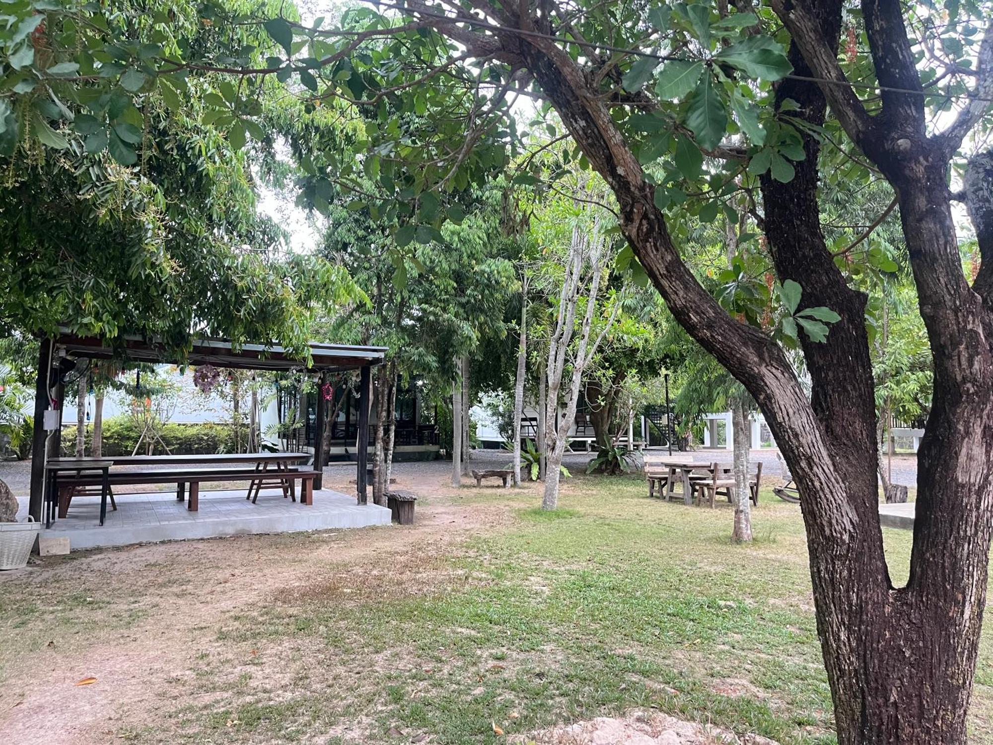 Ban Mong Muang Sangkaset Resort מראה חיצוני תמונה