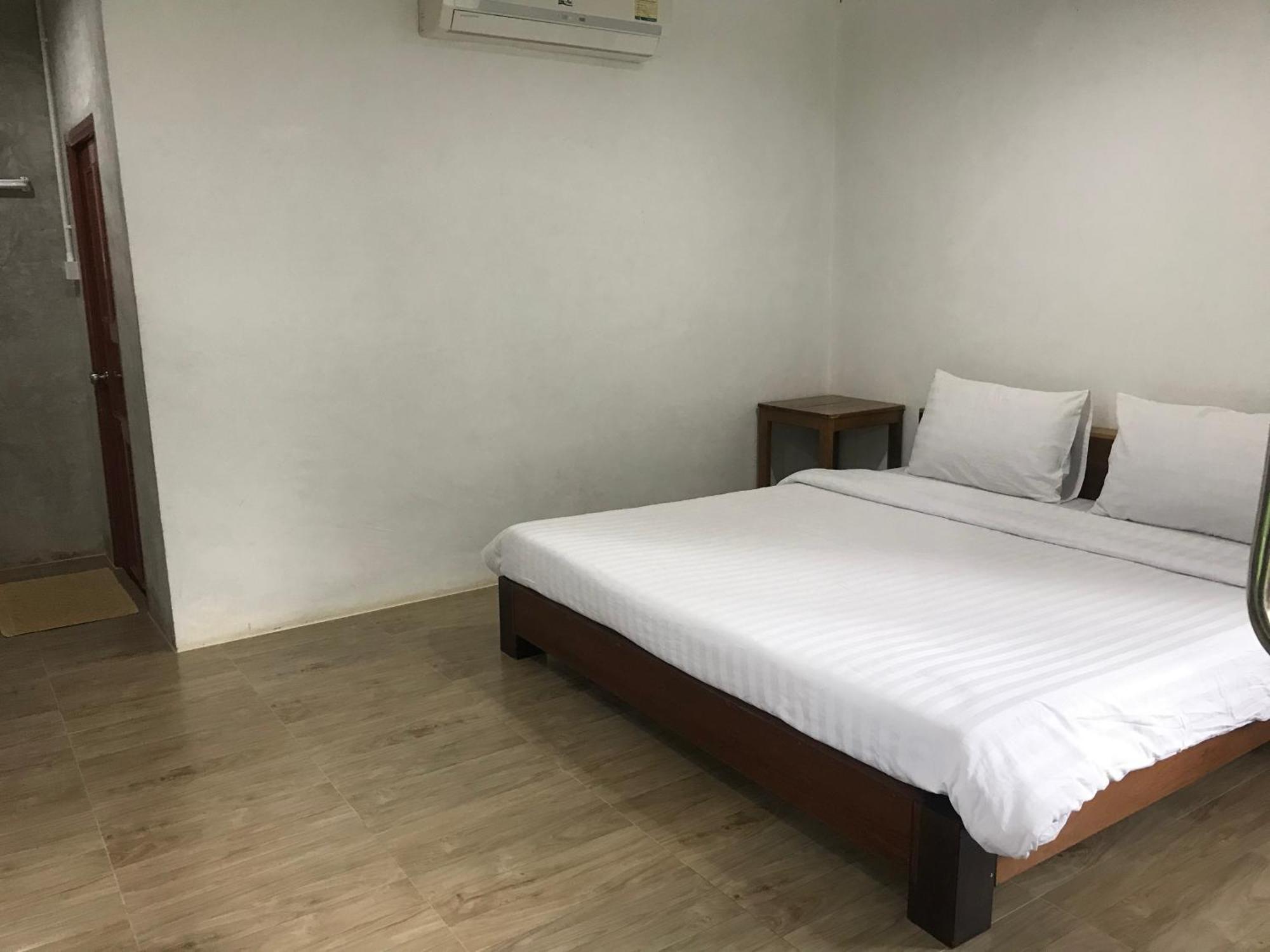 Ban Mong Muang Sangkaset Resort מראה חיצוני תמונה